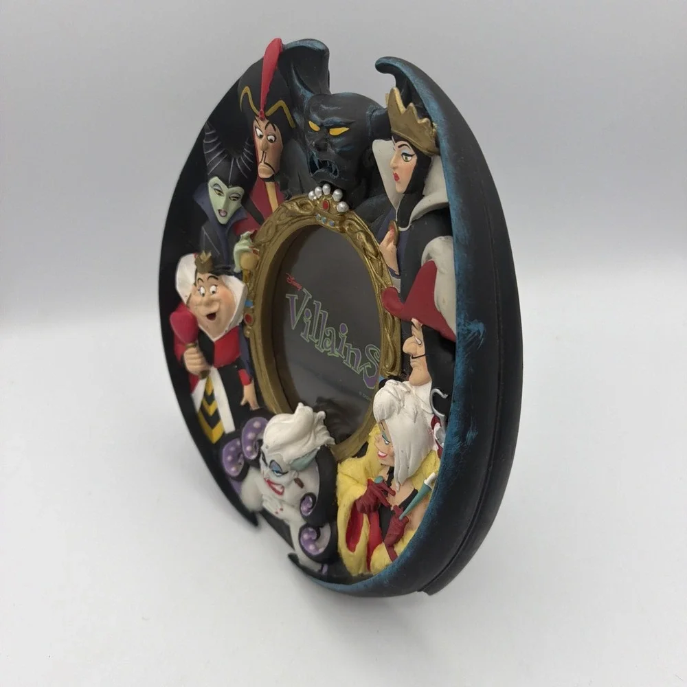 Disney villains oval